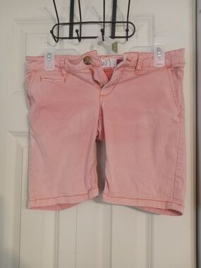 SO Women's Light Pink Bermuda Shorts